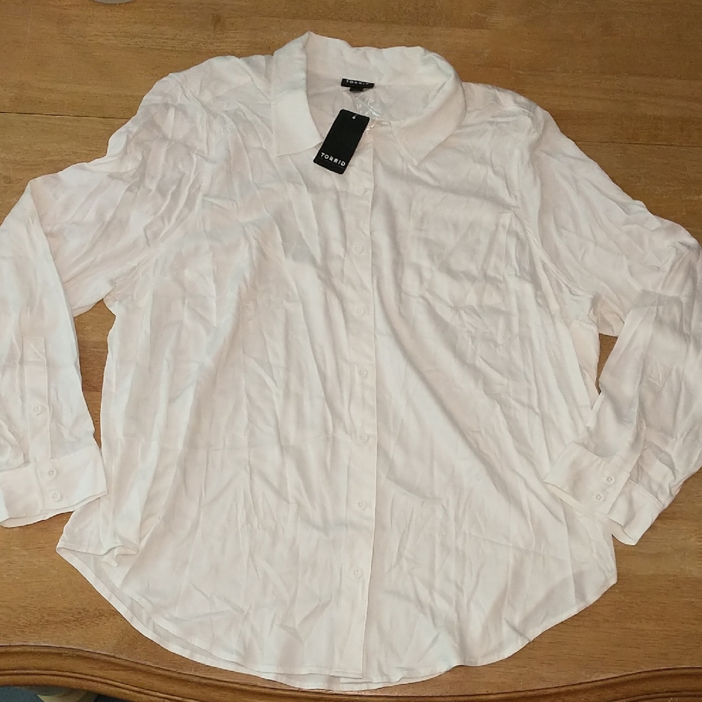 Torrid White Long Sleeve Button Down Shirt Size 2 - Brand New With Tags